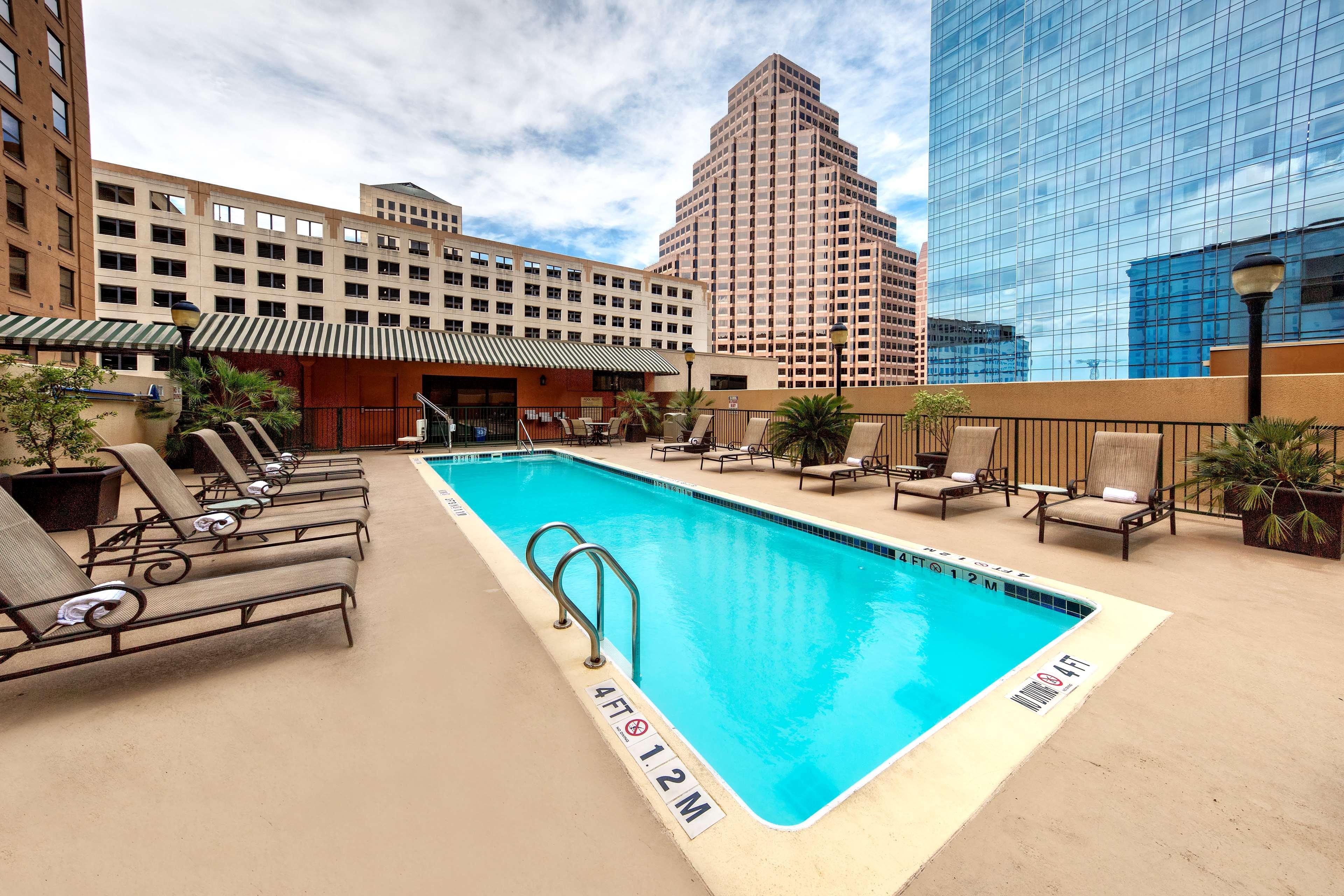 Hampton Inn & Suites Austin-Downtown/Convention Center Exterior photo