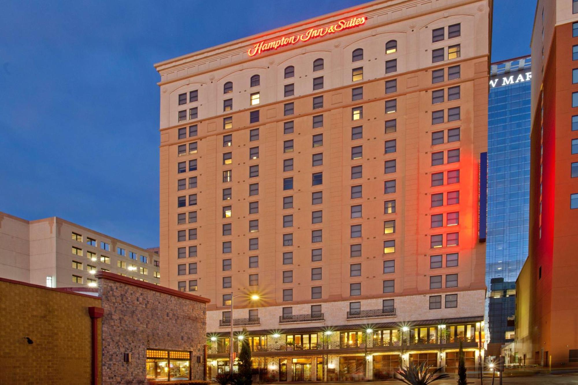 Hampton Inn & Suites Austin-Downtown/Convention Center Exterior photo